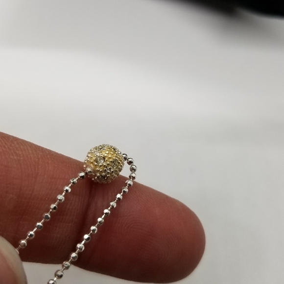 Avon silver tone anklet with textured ball bead - Picture 2 of 4